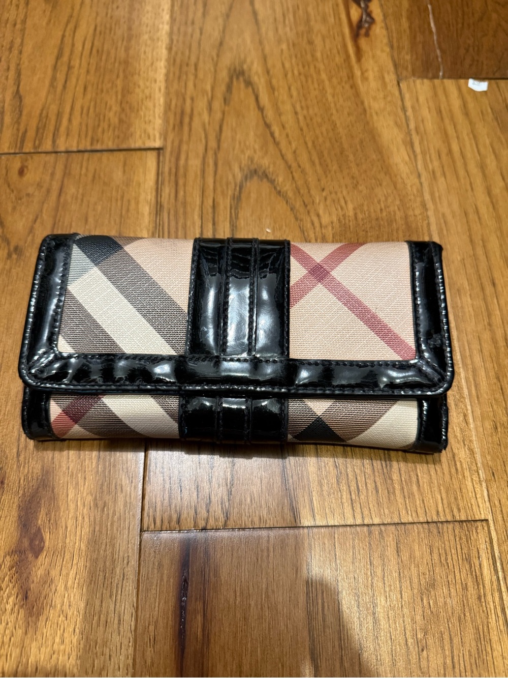 Burberry Classic Plaid Trifold Wallet in Beige and Black
